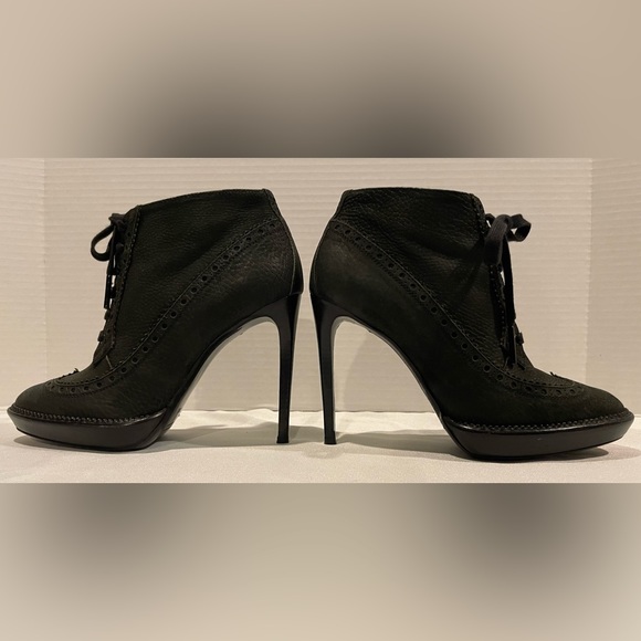 BURBERRY Authentic Prorsum Brogue Platform Lace Up Boot Black Leather Womens 8.5 - Picture 3 of 8